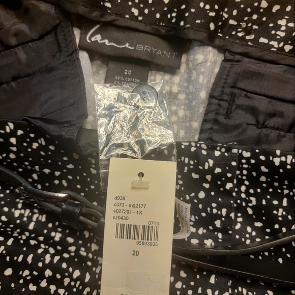 Lane bryant Sateen ankle dress pants. Black/white with belt size 20 - Picture 2 of 2